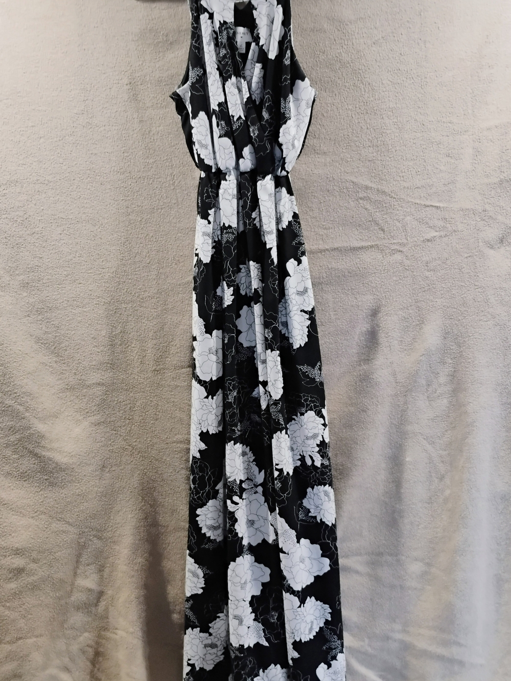 Everly Black and White Floral Sleeveless Maxi Dress